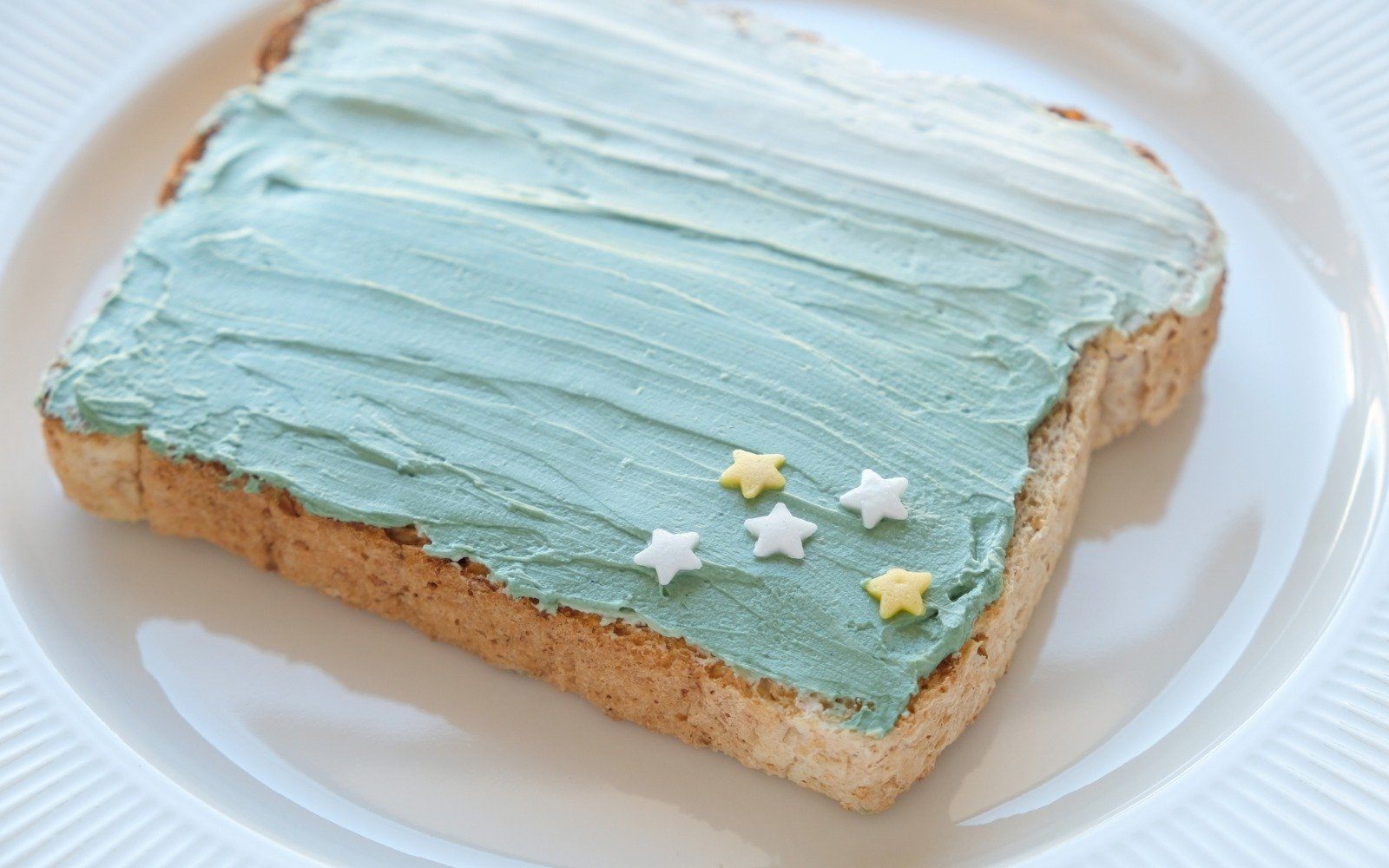 Spirulina Breakfast Toast