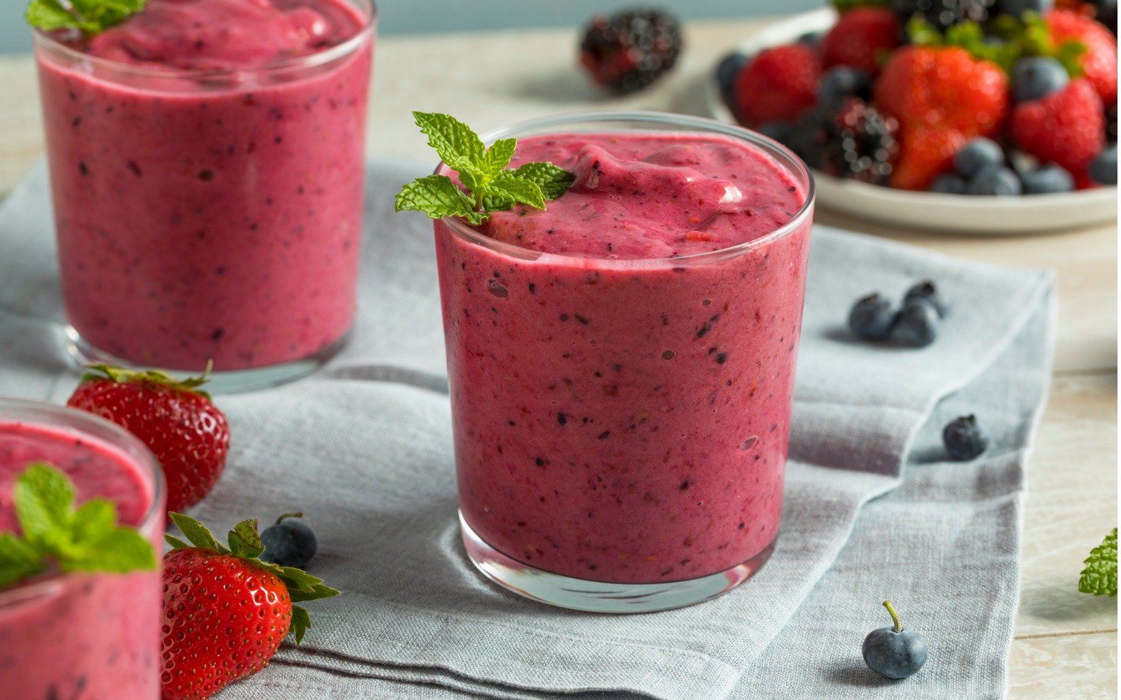 Beetroot & Berry Smoothie | Recipes | FeelGood Organic Superfoods